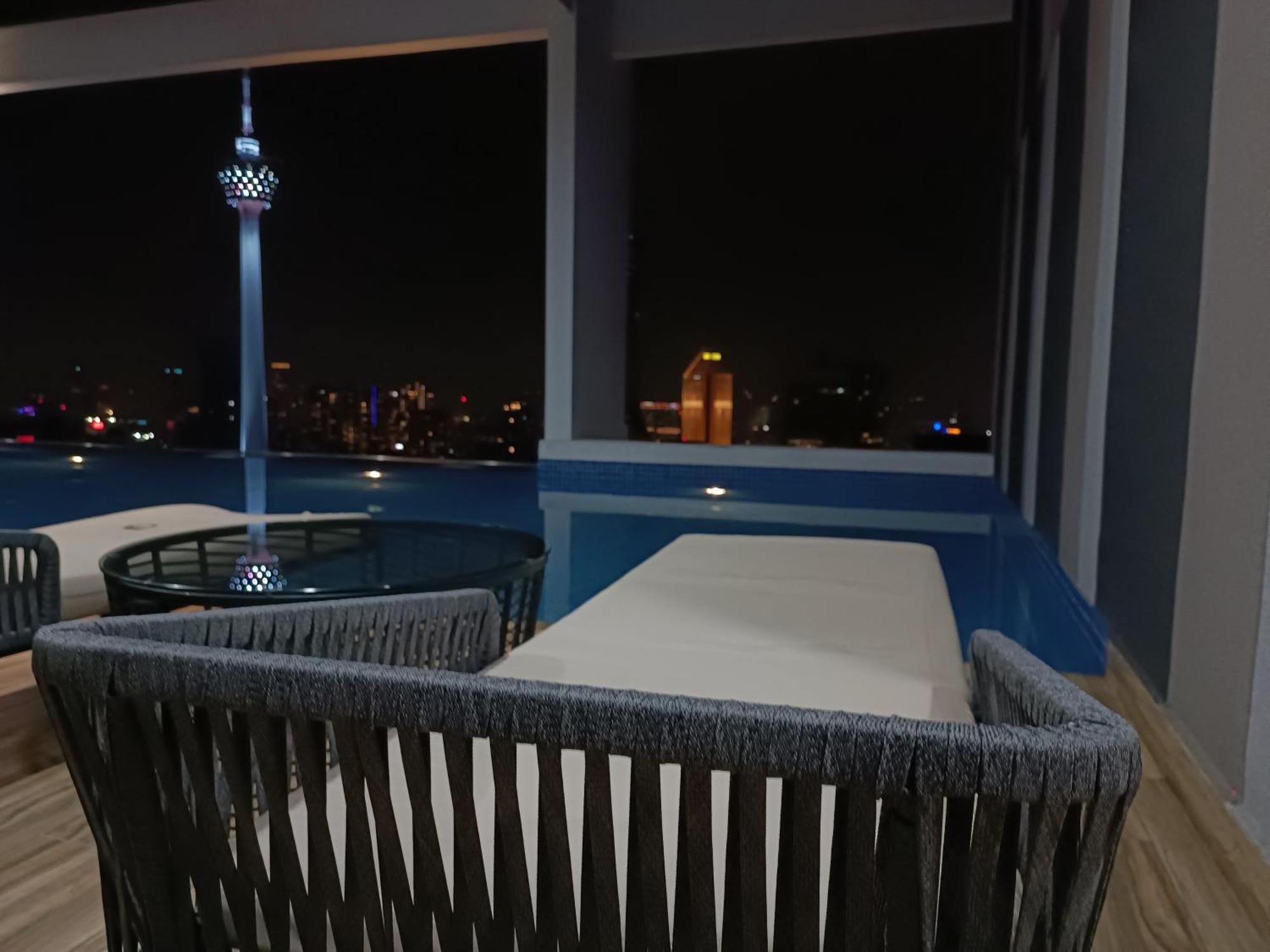 Lx 36a 2queen Bed Infinity Pool Klcc View Pangsapuri Kuala Lumpur